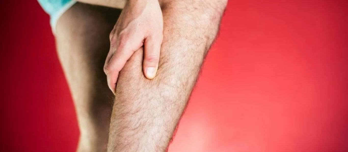 Όσα πρέπει να γνωρίζετε για τη σύσπαση μυών - Αιτίες και τι να κάνετε για να σταματήσει
